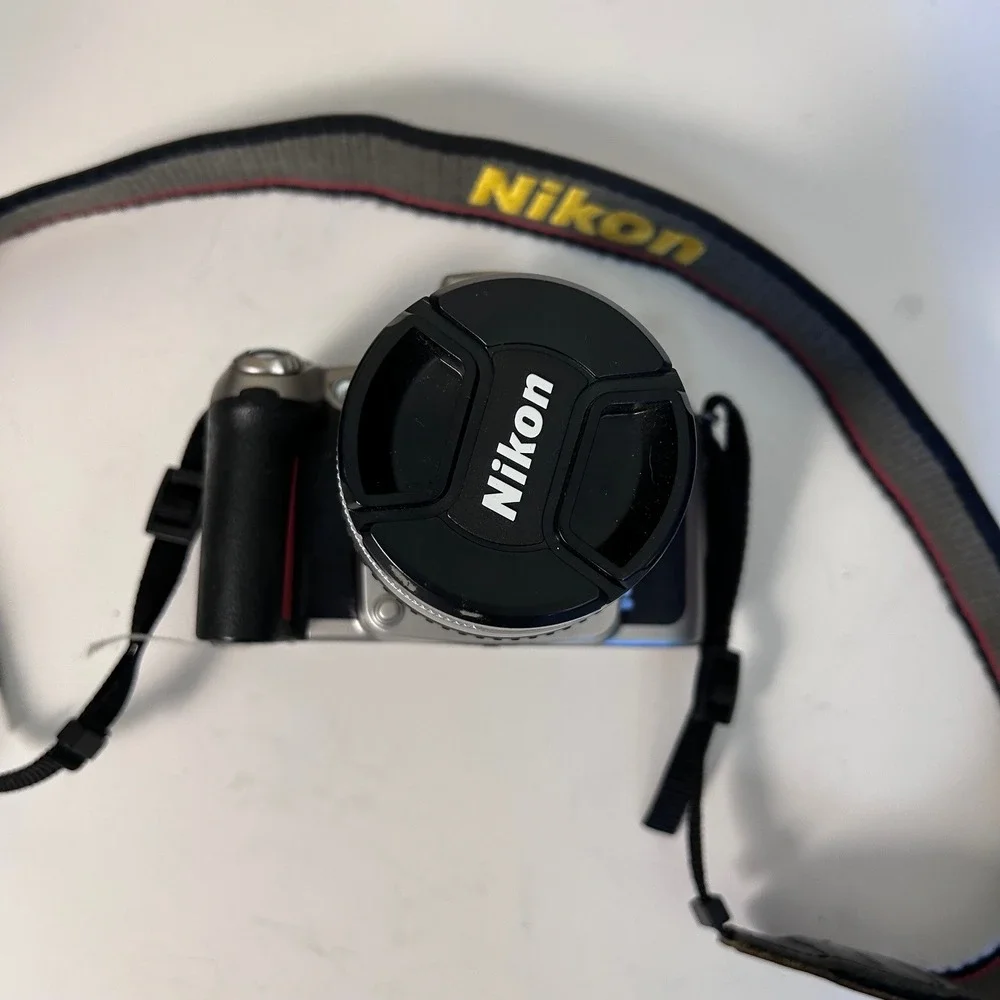 ONLY PARTS: Nikon N80 SLR Film Camera with Nikon 28-80mm Lens and Nikon Strap‎